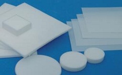 揚(yáng)中四氟板生產(chǎn)廠家簡述聚四氟乙烯板的性能及用途